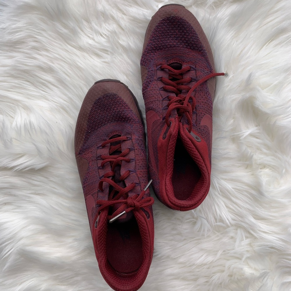 Maroon Nike low top Sneakers